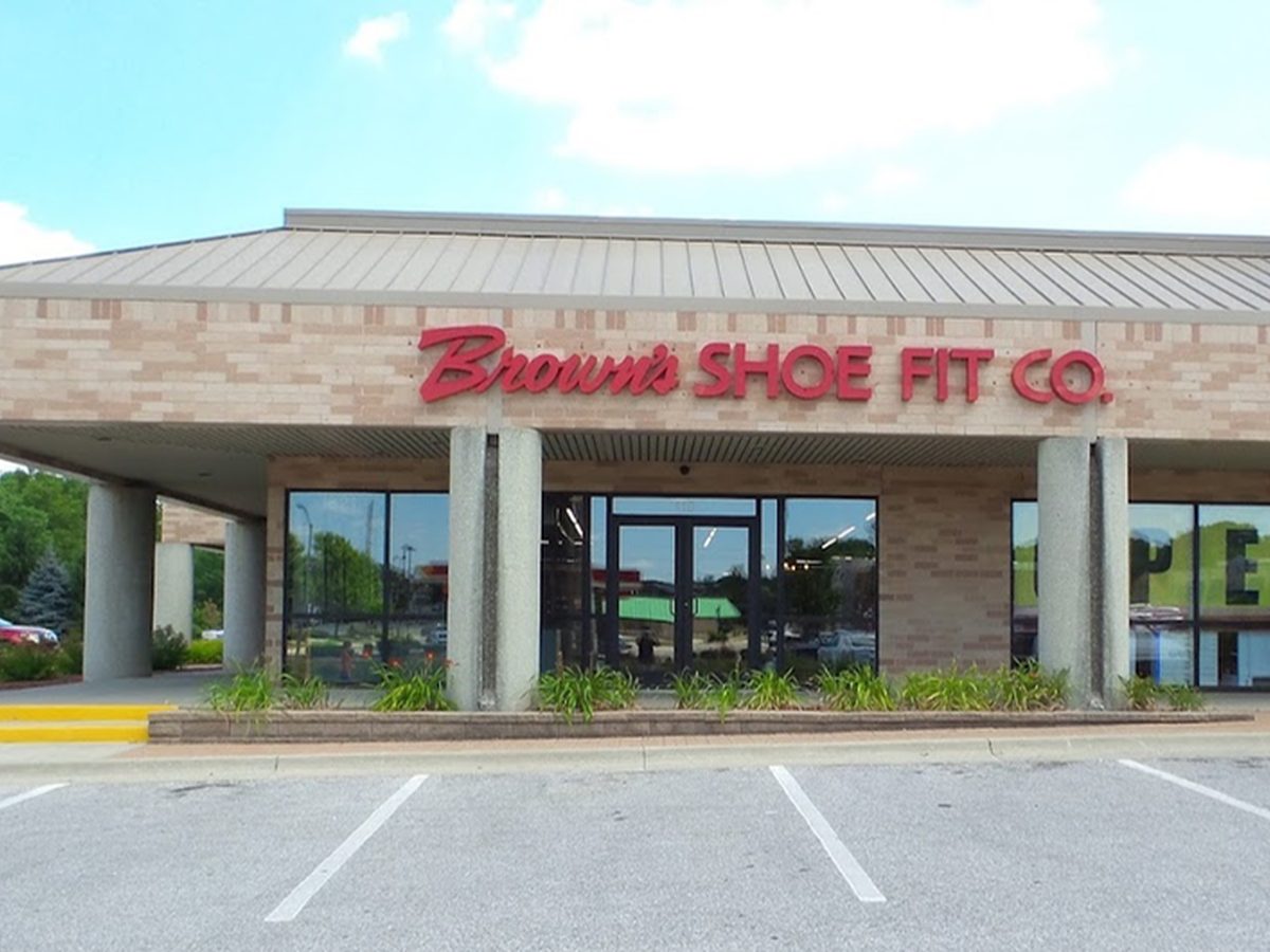 Brown's Shoe Fit Co. storefront in West Des Moines, Iowa